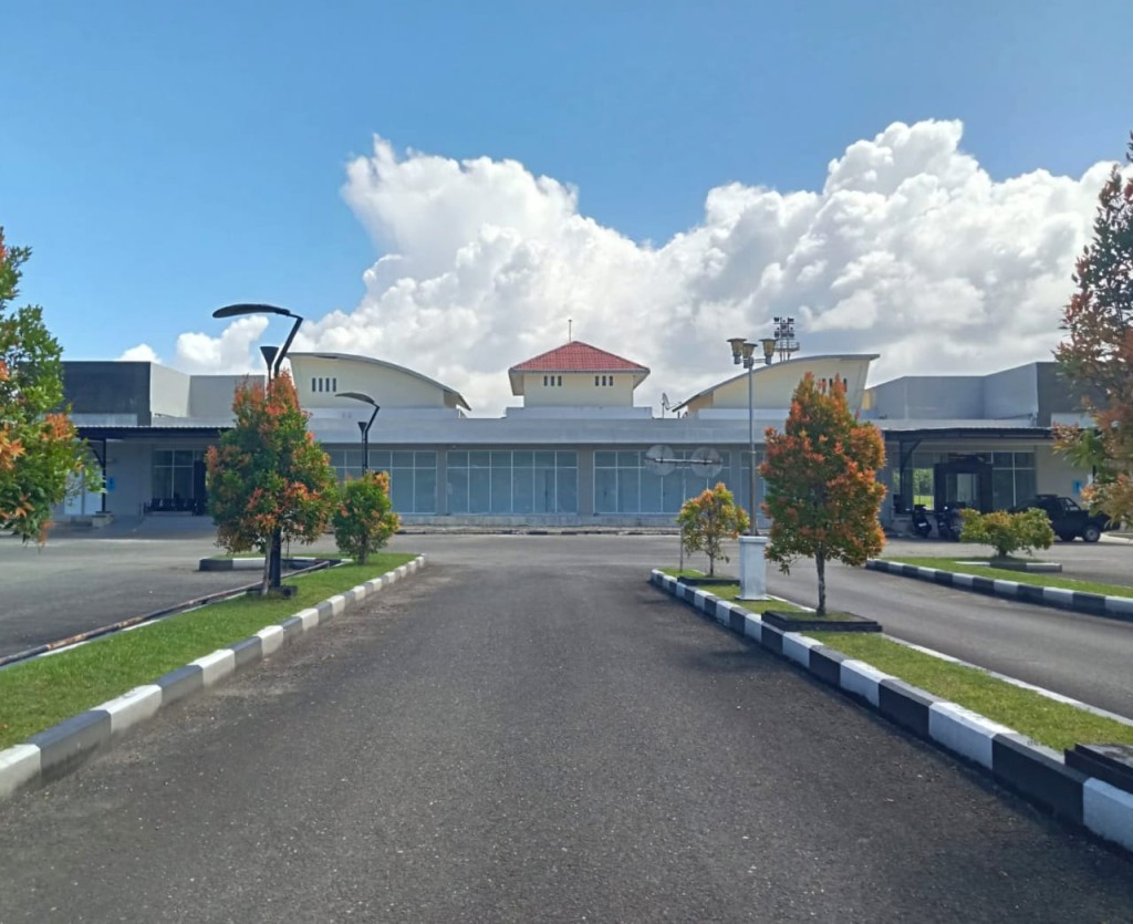 Bandara Lasikin menghubungkan Simeulue dengan daerah lain, mendorong pertumbuhan ekonomi &pariwisata